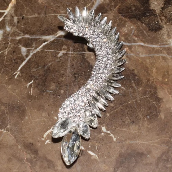 Crystal Rhinestone Ear Cuff Earring - Picture 3 of 7